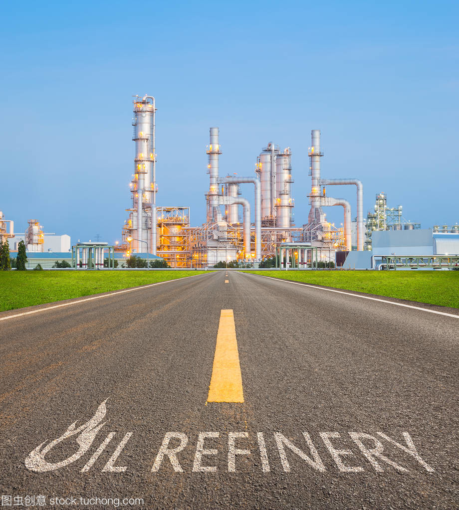 暮光之城 当炼油厂的工业交响与黄昏相遇
