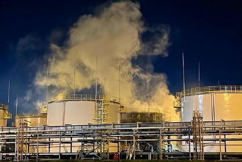 无人机惊现基辅，炼油厂遇袭背后 俄方指控与乌军的战术困境